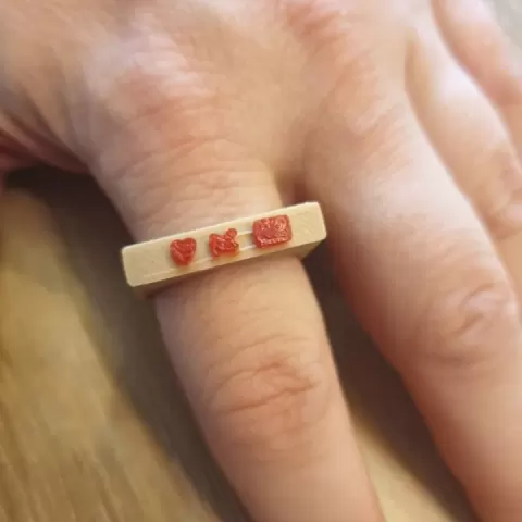bague Love Death Robots by .