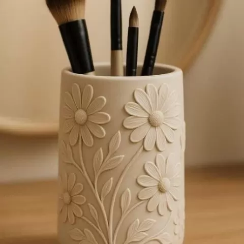 Floral Brush Holder Makeup