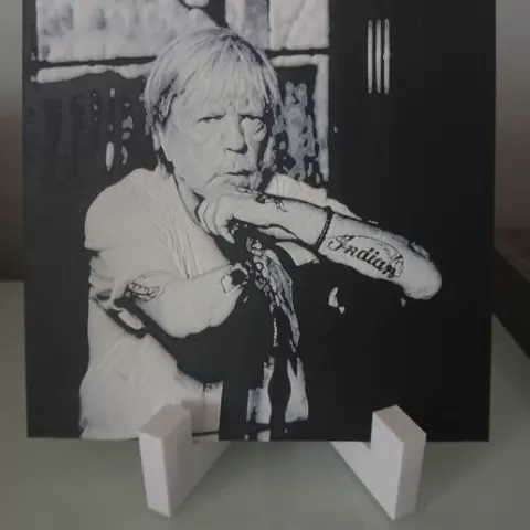 Hueforge singer Renaud portrait without AMS