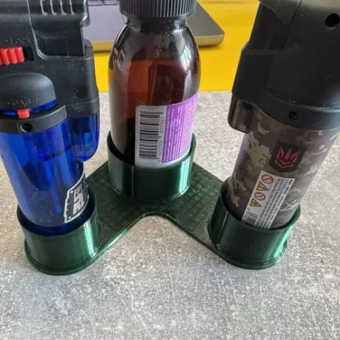 Simple bottle organizer for 3 bottles