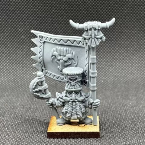 EVIL DWARF INFERNAL GUARD STANDARD BEARER