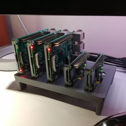 Compact Raspberry Pi Rack by Javier