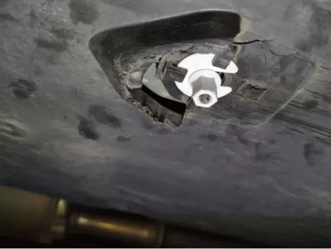DS3 splash shield or Belly pan bolt