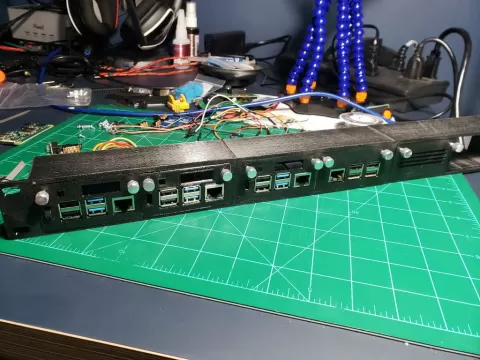 19" 1U Rack with Moduler trays for Raspberry Pis