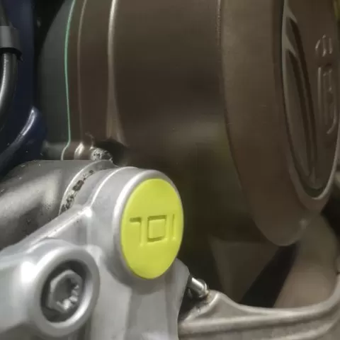 Swingarm cap suitable for e.g. Husqvarna 701