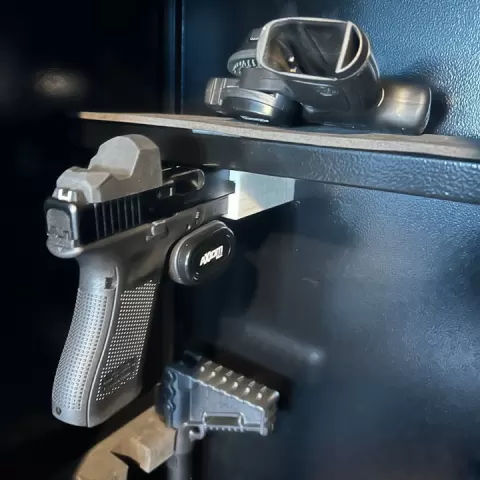 9mm Pistol holder for Yukon Gear storage cabinet by Martin-Gilles Lavoie