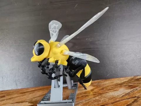 Articulated Bee - Poseable 3D Model