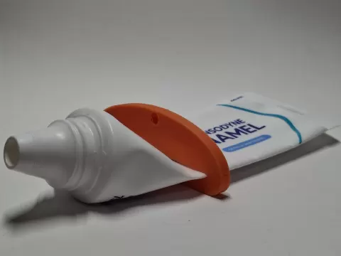 Simple Toothpaste Tube Squeezer