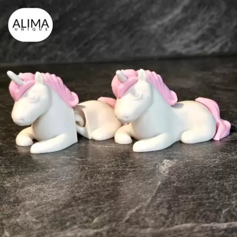 Sleeping unicorn + articulated / flexi