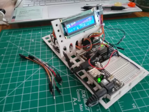 UnoProtoBase09.stl