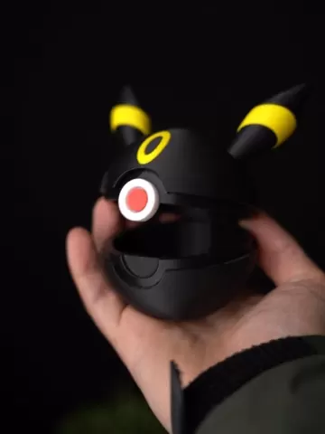 Umbreon Hinged Pokeball