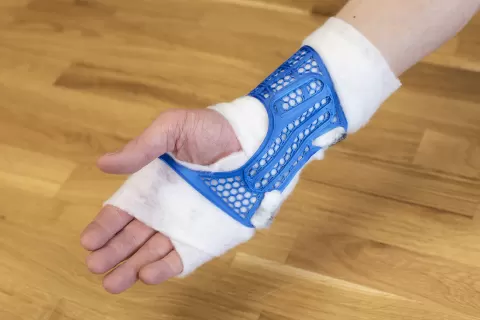 Wrist brace (splint) - a lighter version