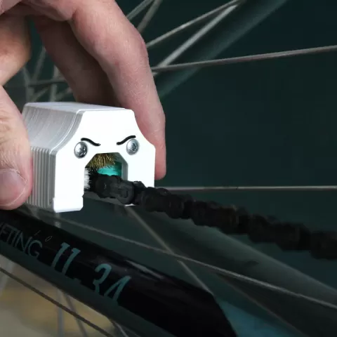 Bike Chain Cleaner - Toothbrush version