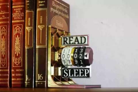 The Struggle Bookend - SimpleBQT