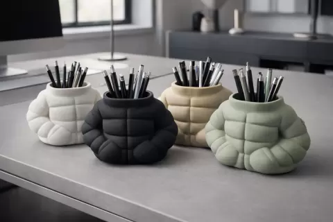 Puffer Jacket Pen Holder (110 mm) – Cozy Desk Organizer, Fast & Strong Print