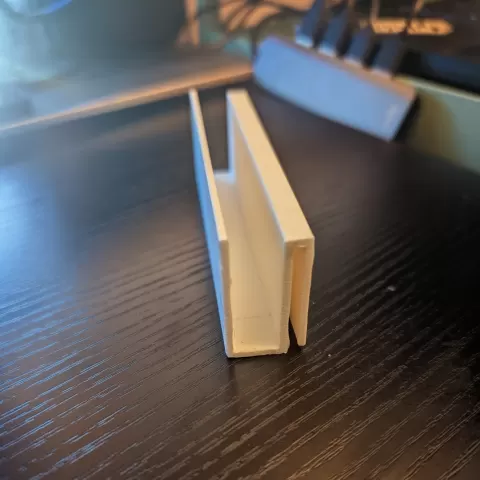 Clip for USB Hub