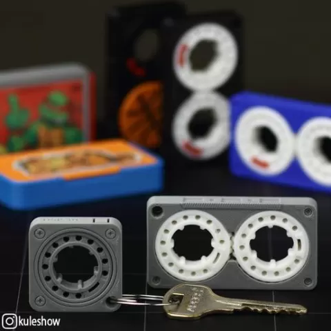 Cassette Keychain Single and Double (Lite) 📼📼