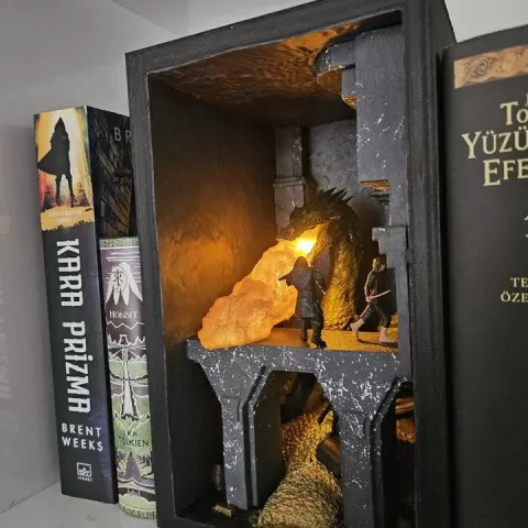 BookNook - Lamp, The Hobbit, Erebor, the Battle of Torrin and Smaug by Данилов Михаил Геннадиевич
