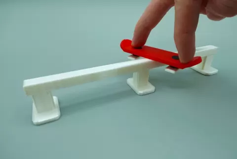Fingerboard Rail