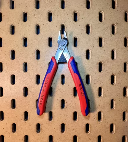 Skadis - Knipex Pliers - Electronic Super Knips