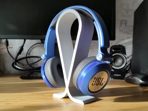 Headphone stand and holder - simple modern design