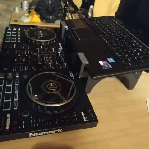 dj notebook base