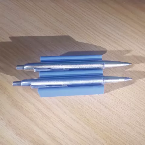 Pen Holder - Cyrinaty