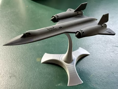 Assembled SR-71 Blackbird with assembled improved base at 150%