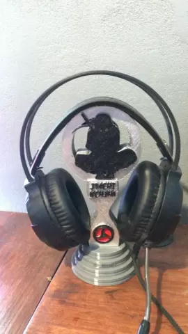 HITACHI UCHIHA HEADSET STAND - Makervott