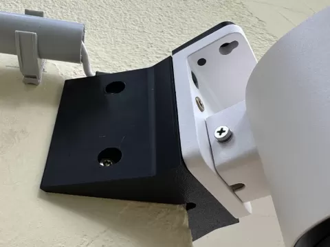 Reolink TrackMix PoE Corner Mount