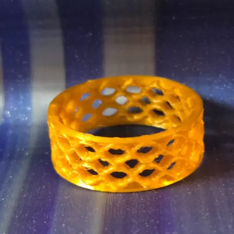 Twisted ring - QueenB733D