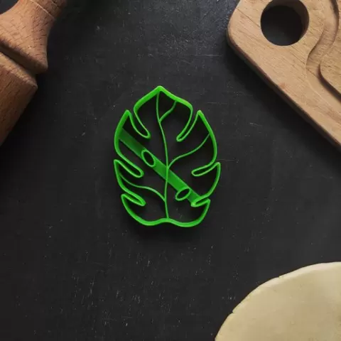 Monstera leaf cookie cutter