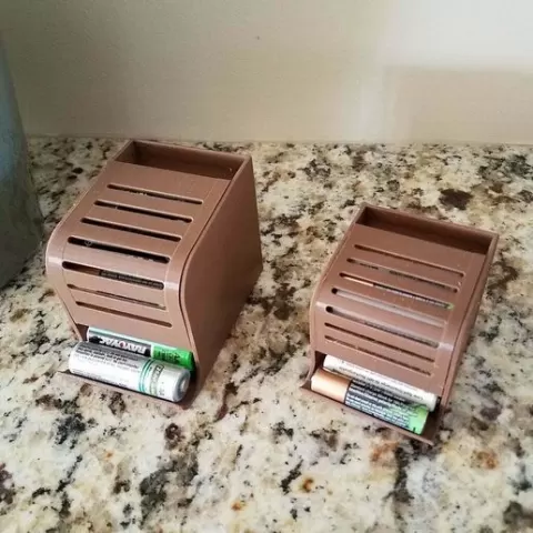 aaa battery dispenser