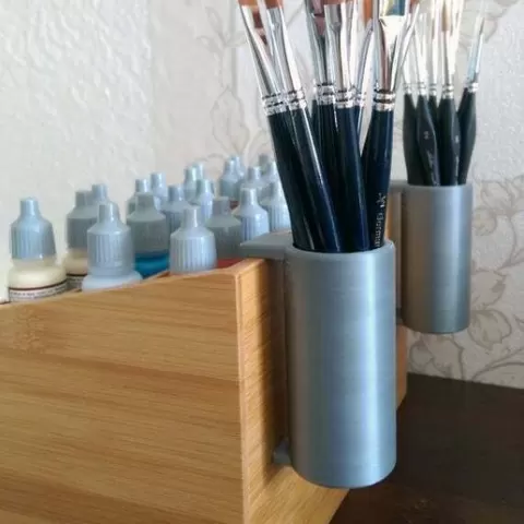 Brush Carrier