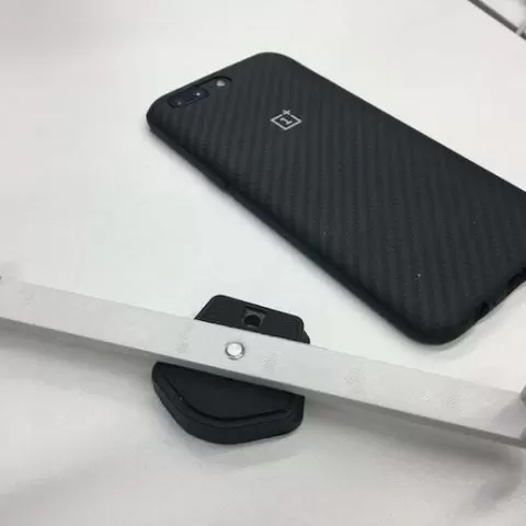 Parameterised Mobile Holder