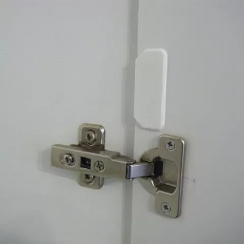 Customizable Hinge cover for cutback doors
