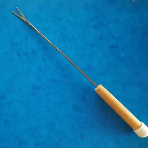 End cap for fondue fork