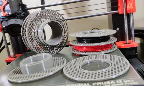 Small spool for filament samples