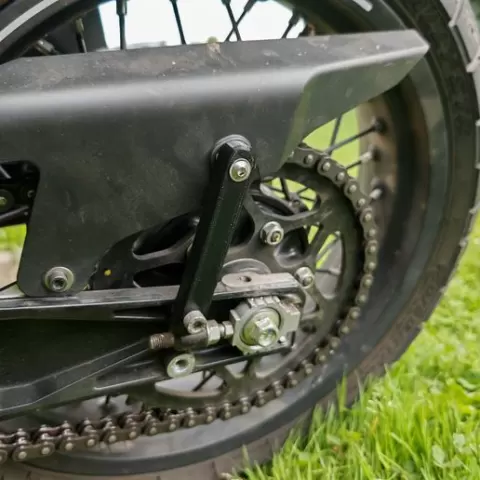 Husqvarna Svartpilen Vitpilen holder chain guard license plate holder 401 125 250 200 tail tidy