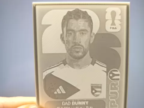 Cromo en 3D de Bad Bunny (Album Panini 2026)