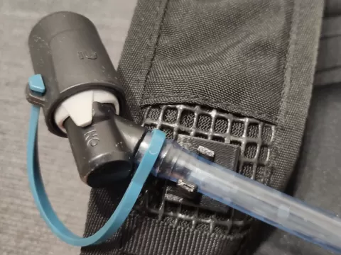 Camel bag pipe holder - Kovariant