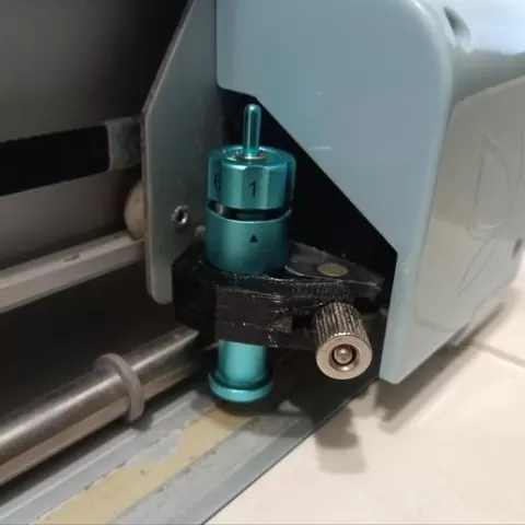 Plotter knife holder pazzles