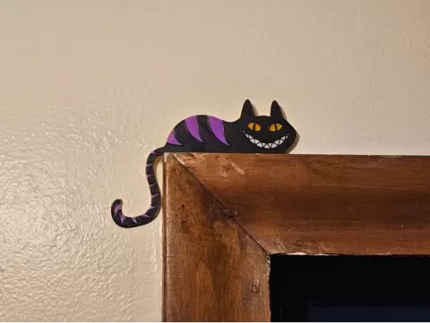 Cheshire Cat Door Stand Multicolor