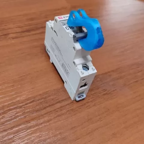 circuit breaker lock