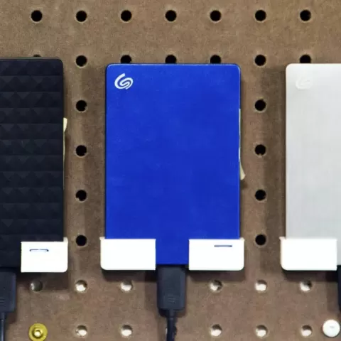 Seagate Backup Plus Slim 2TB Holder // Peg Anything