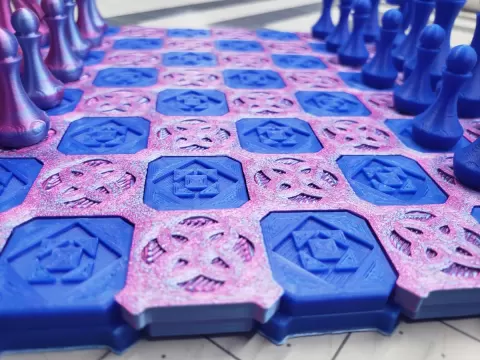 Patterned Chess Set (Ruby-Sapphire)
