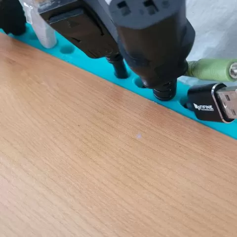🧩 Cable organizer - Sturdy mounting behind desk