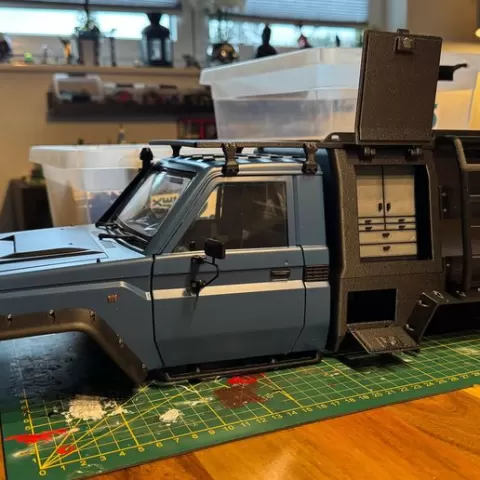 Killerbody Toyota LC70 Overland body for 1/10 crawler with 313 mm wheelbase