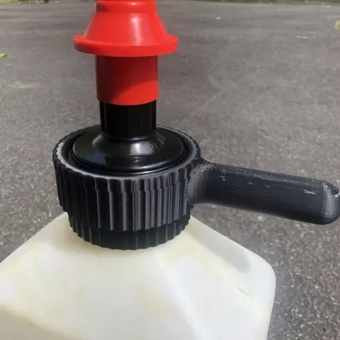 HANDLE for fast refuel can