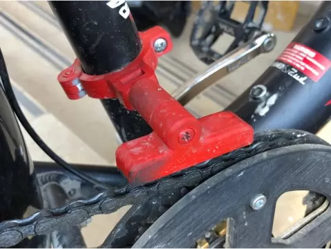 Bicycle chain guide